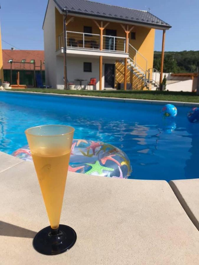 Apartmany Milovice Milovice  Luaran gambar